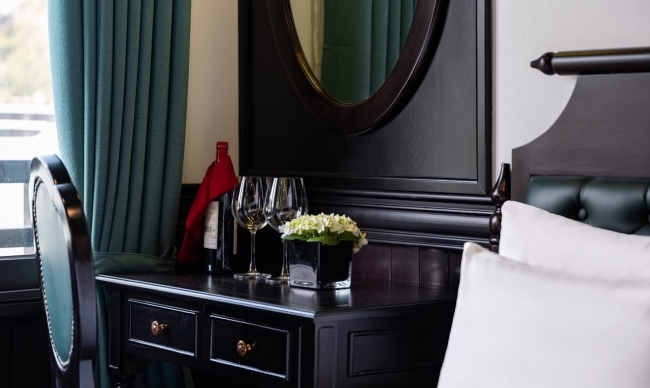 Triple Suite Private Balcony (1st desk)