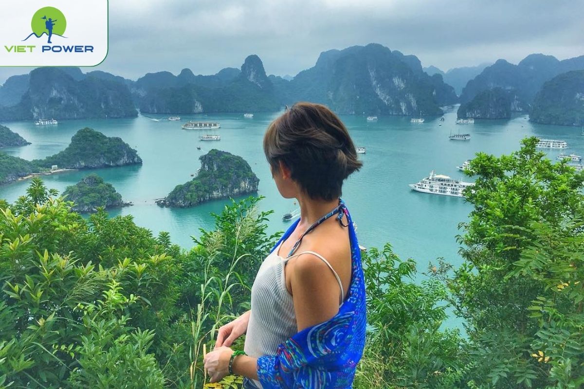 Titop Island - Climbing to the viewpoint