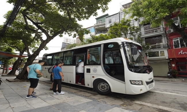 Fine Dining Experience in the Restaurant and Bar