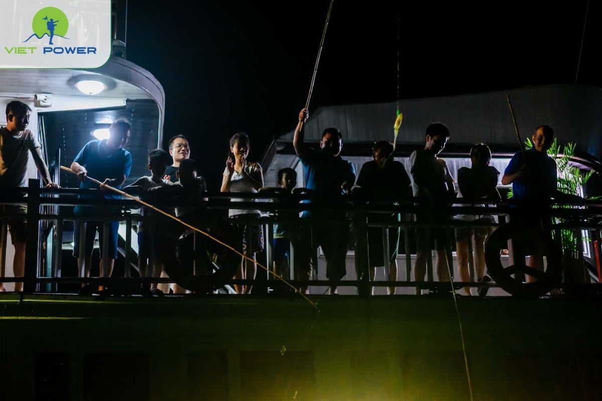 Night squid fishing