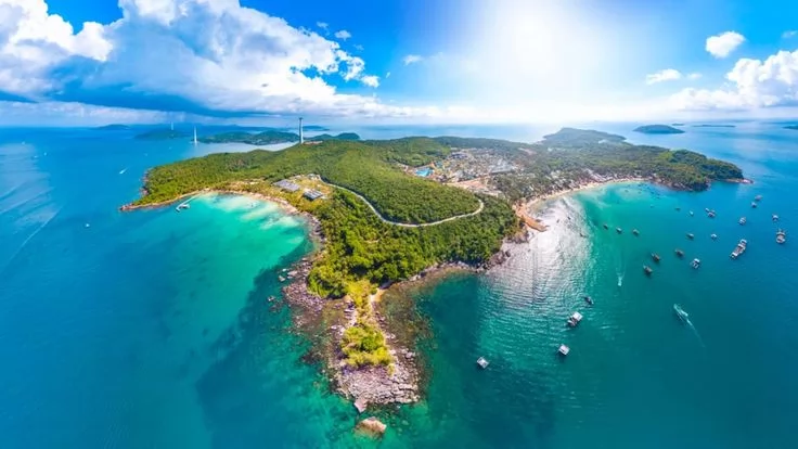 Southern Vietnam and Phu Quoc at Leisure: 14 Days