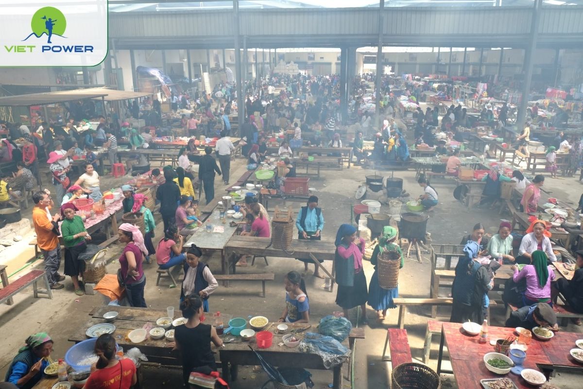 Meo Vac Sunday Market