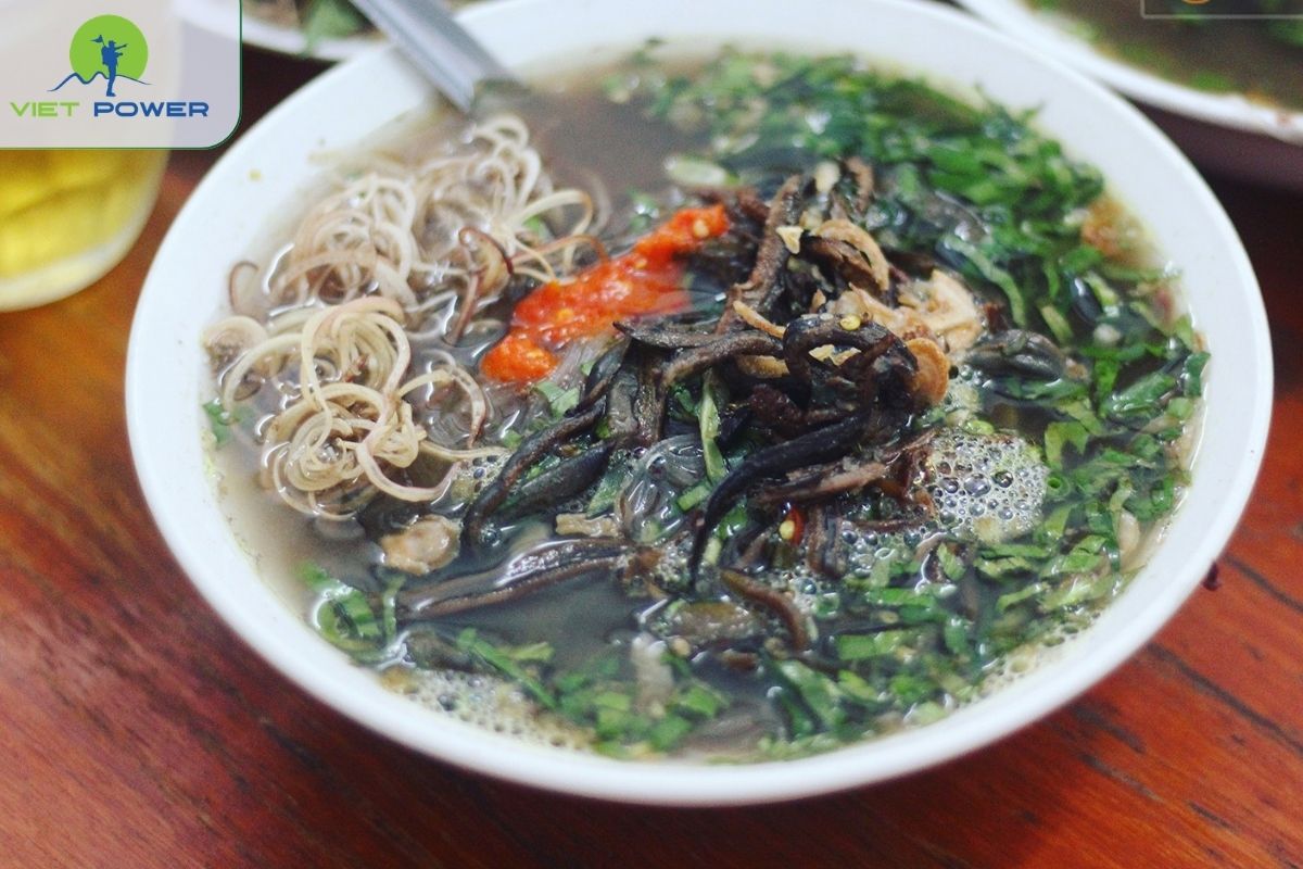 Eel vermicelli soup