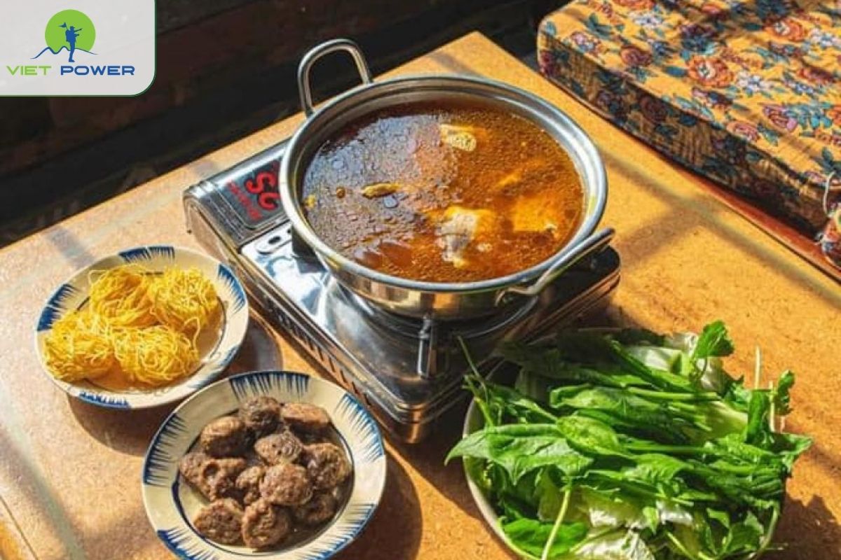 Lẩu bò Quán Gỗ