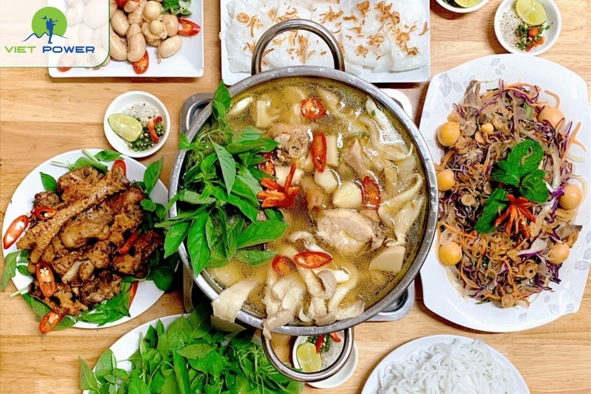 Lẩu gà lá é Tao Ngộ