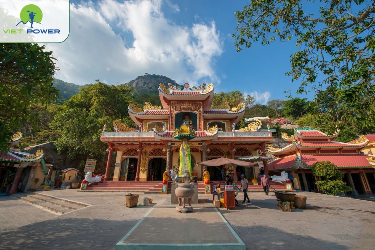  Linh Son Tien Thach Pagoda
