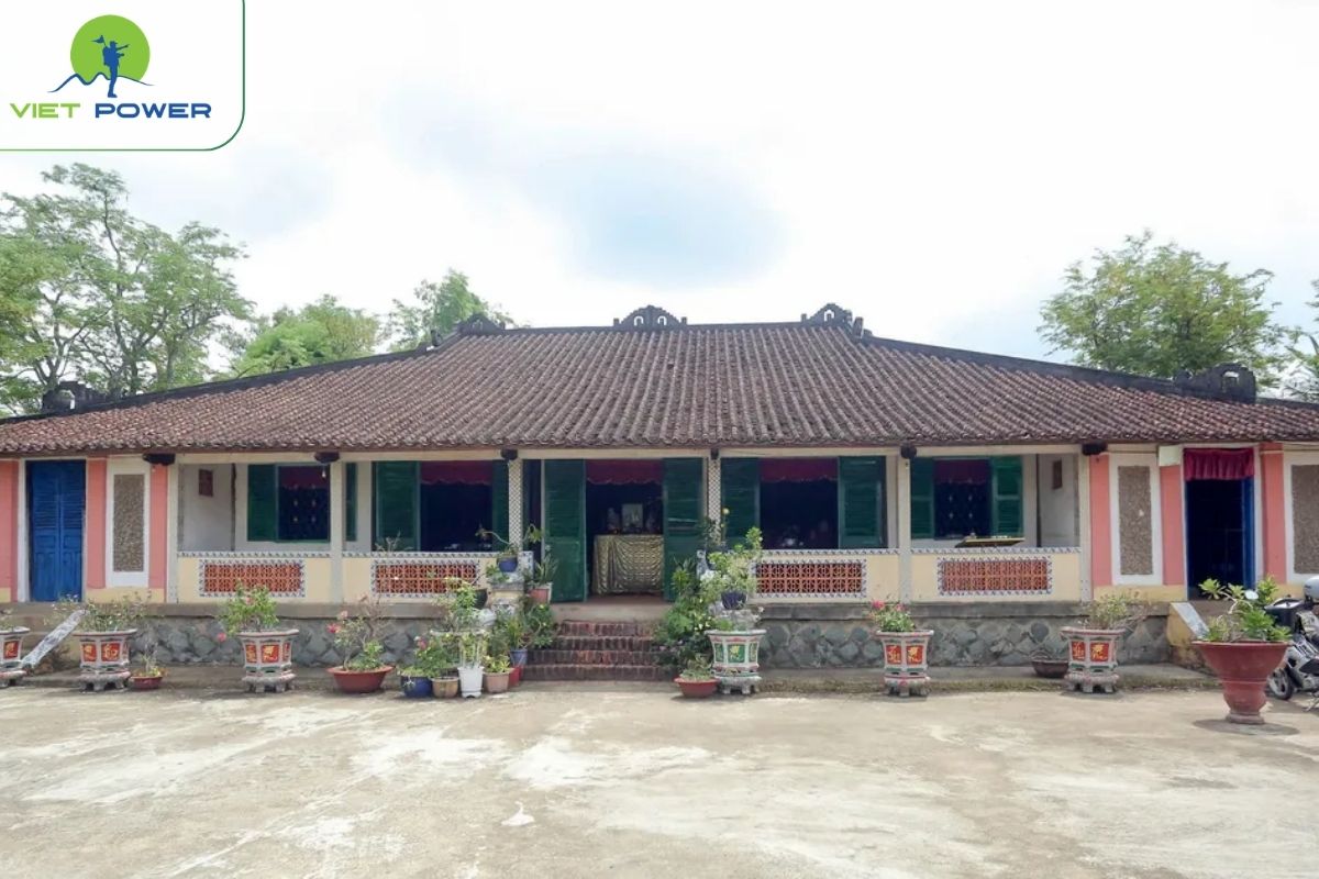 Hundred Columns House