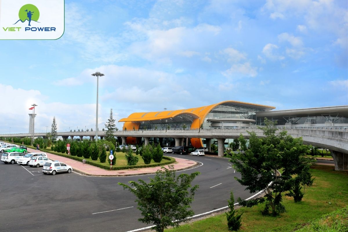 Lien Khuong Airport