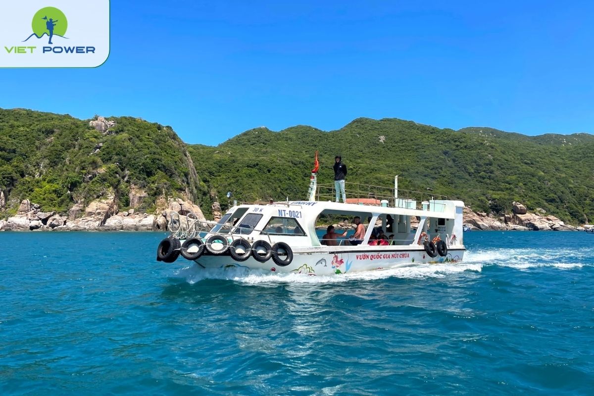Cam Ranh Bay boat trips