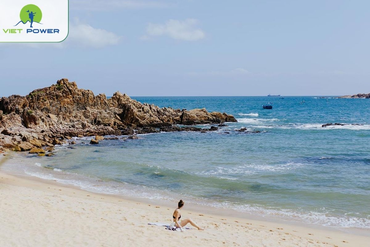 Quy Nhon Beach for Easy City-and-Sea Time