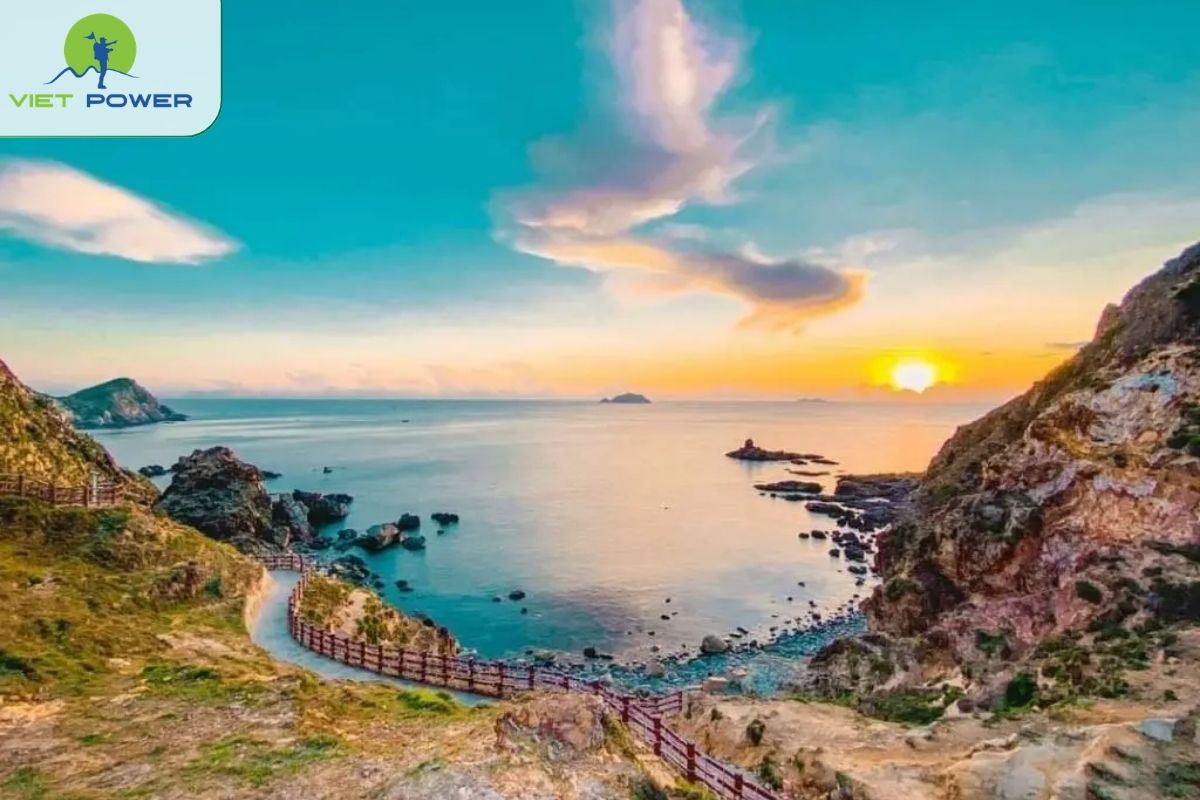 Eo Gio for Scenic Coastal Views