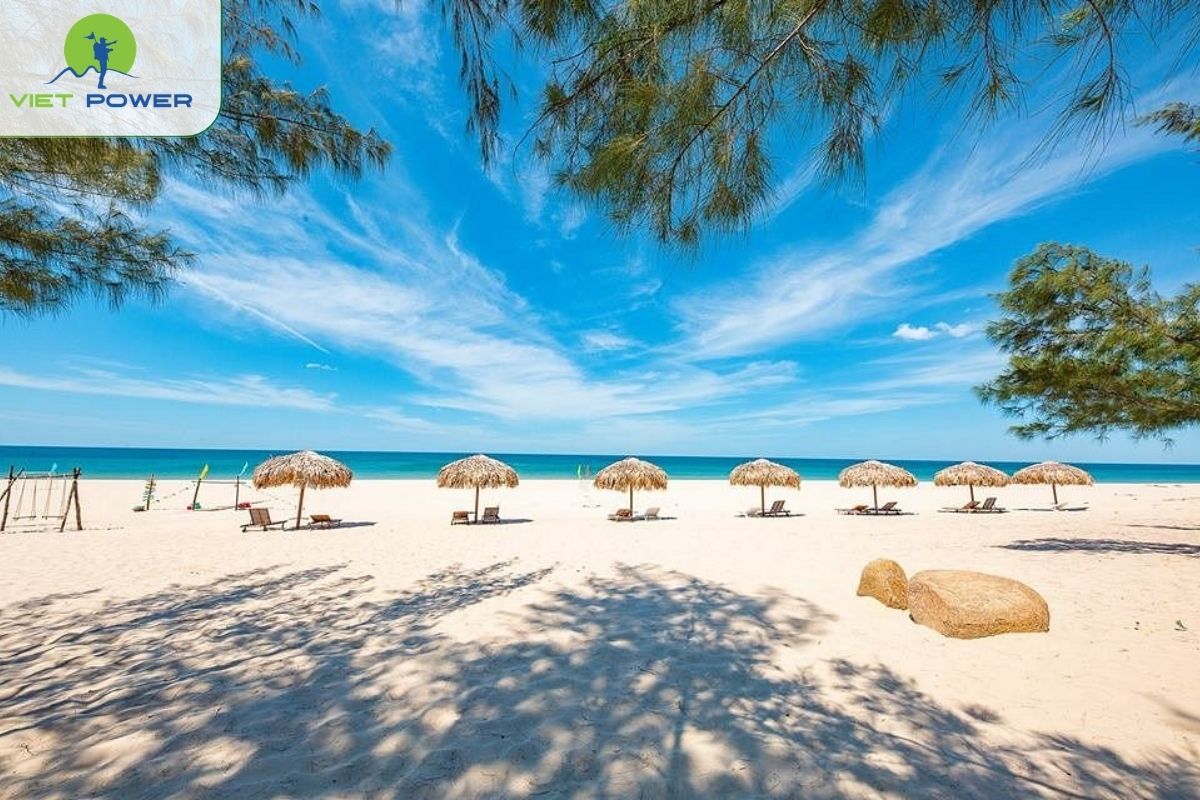 Relax at Bao Ninh Beach