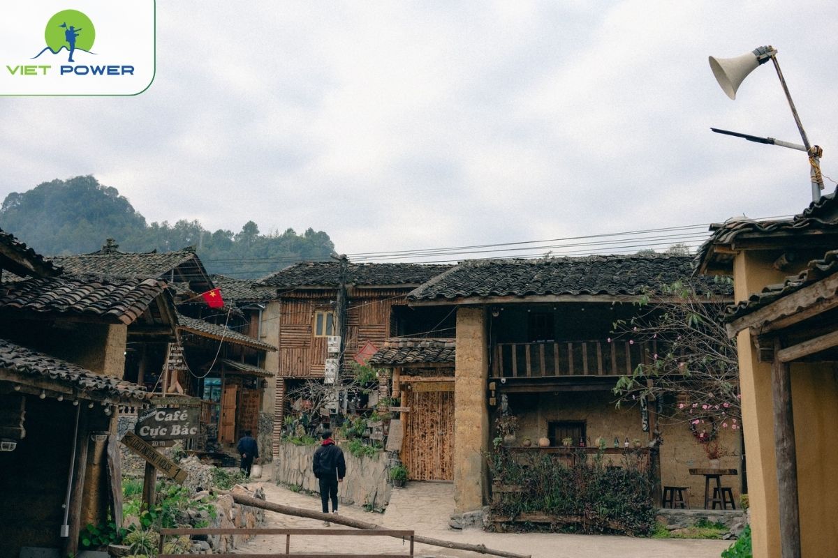 Lo Lo Chai Village