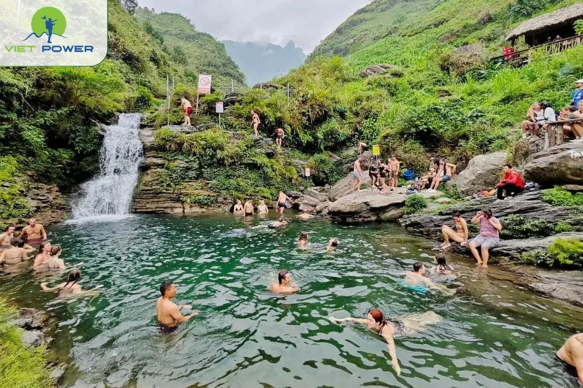 Du Gia Waterfall