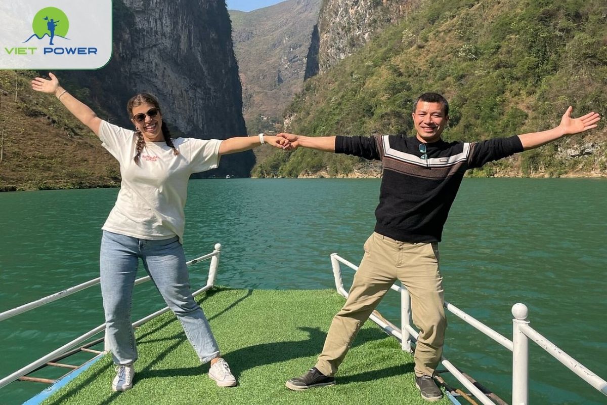 Photograph  Cruise the Nho Que River