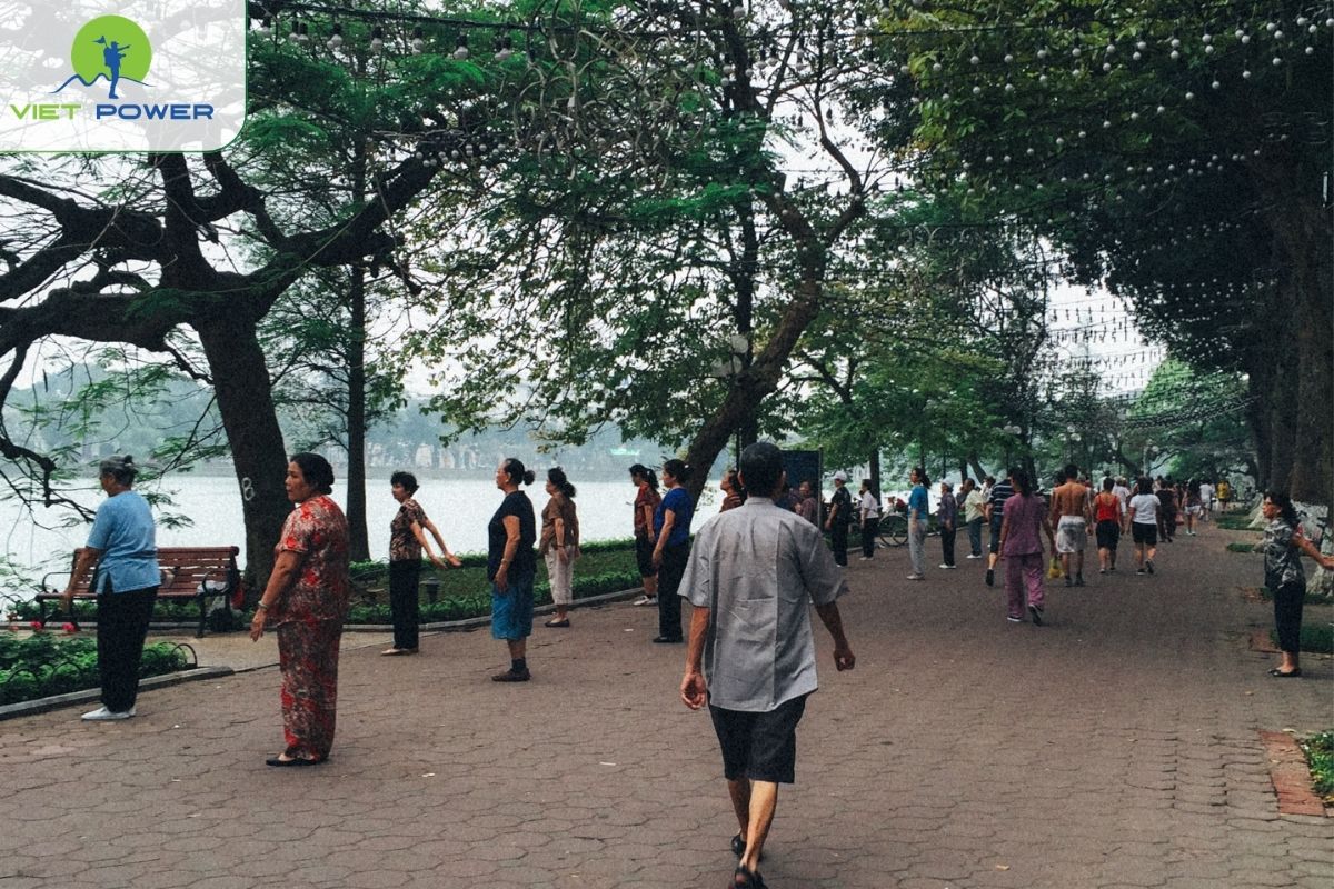 Walk Around Hoan Kiem Lake in the Morning