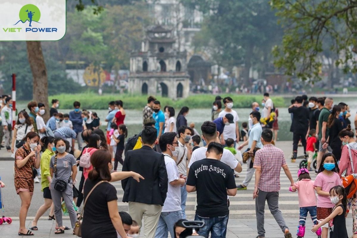 Join the Weekend Walking Street Around Hoan Kiem Lake
