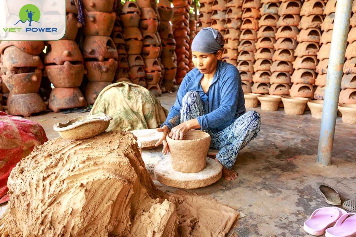  Bat Trang Ceramic Village