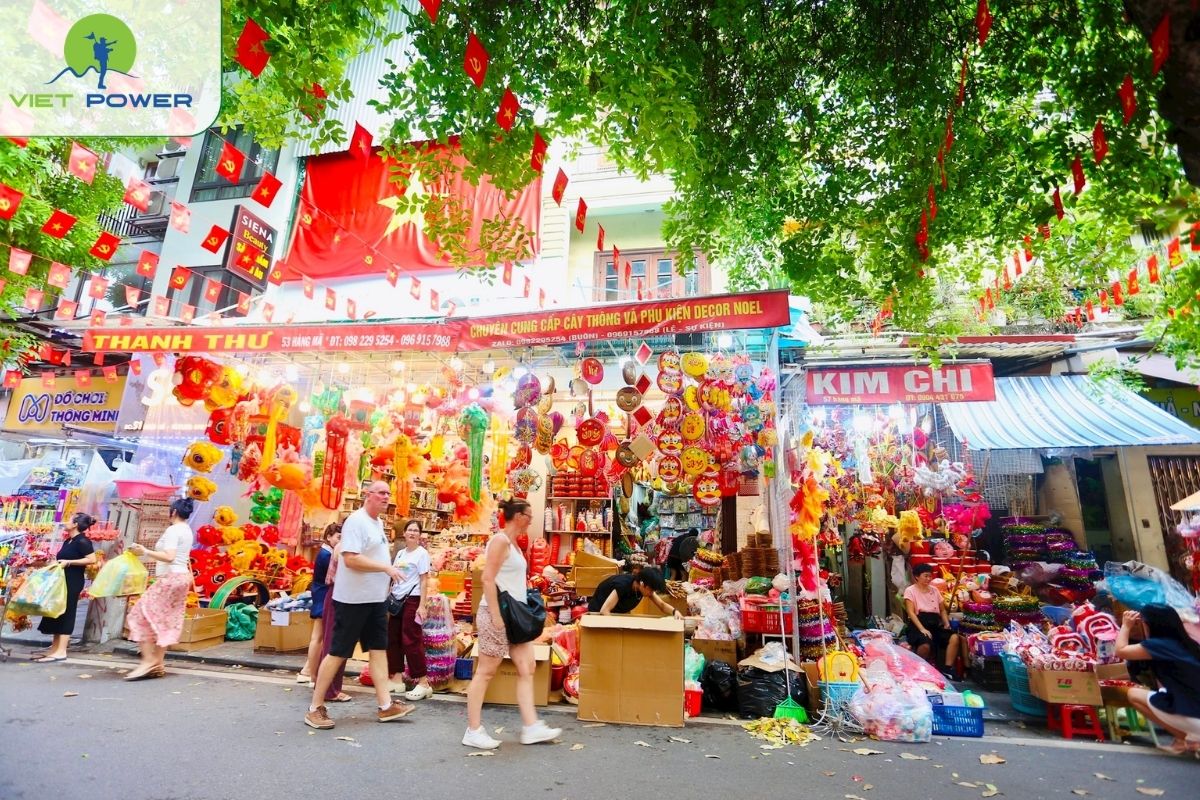 Explore Hanoi Old Quarter Through Its 36 Streets
