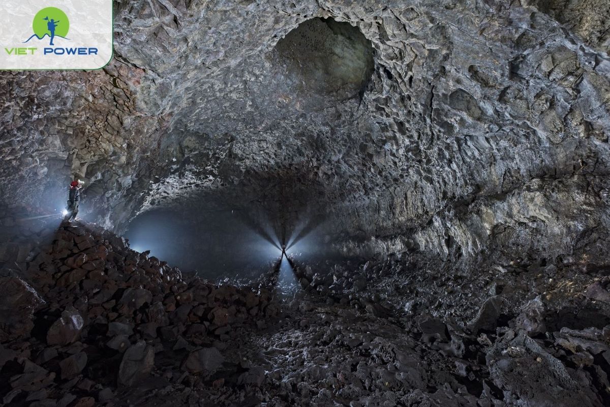 Krong No volcanic caves
