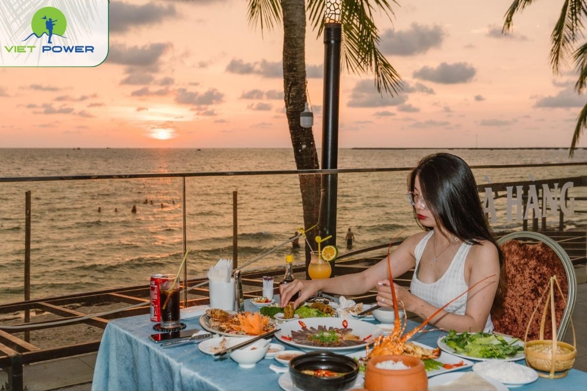 Enjoy Seafood Dining by the Beach