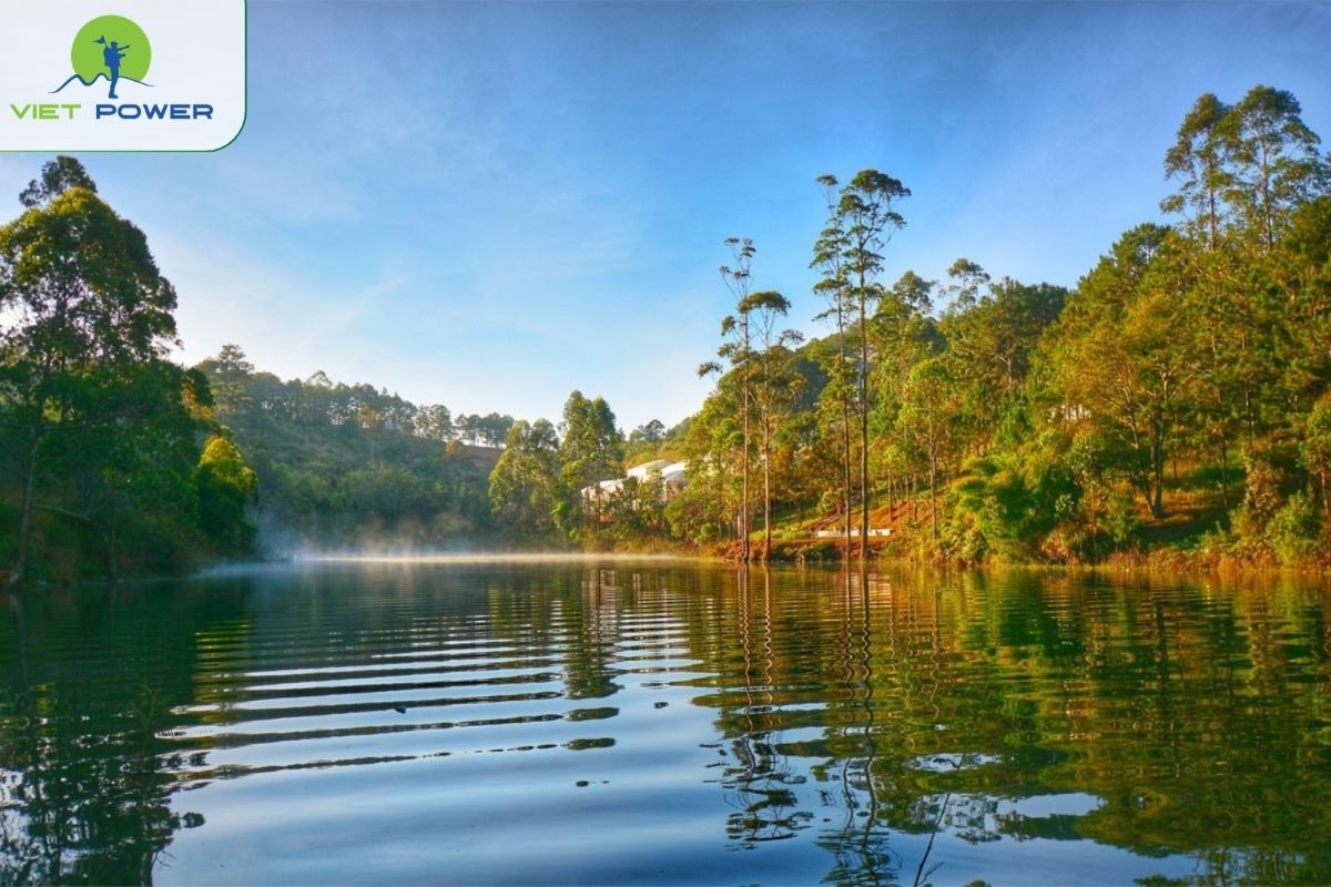 Tuyen Lam Lake